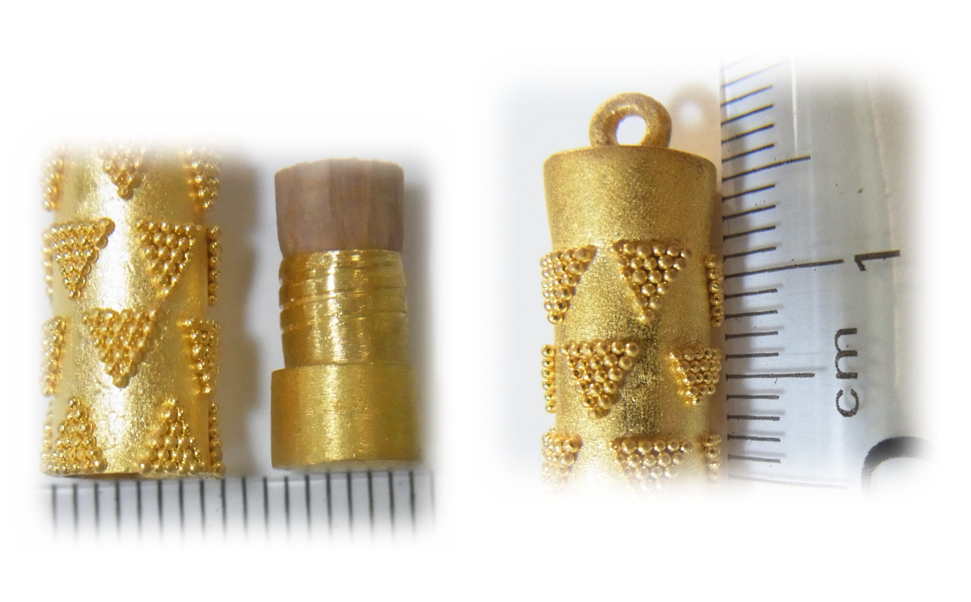 Cylindrical Gold Amulet with granulation(structure)