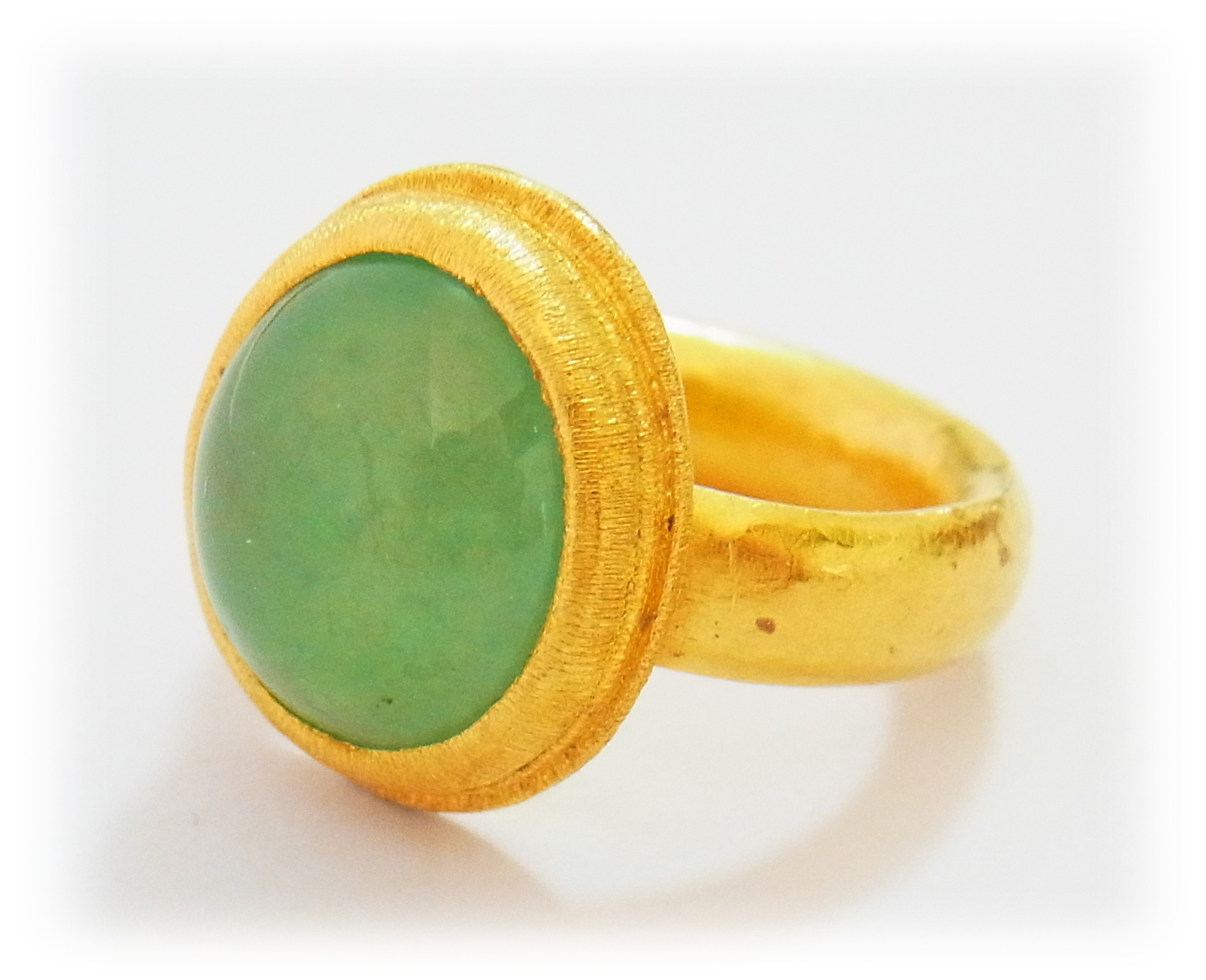 Apple green Jadeite gold ring (Horizontal)