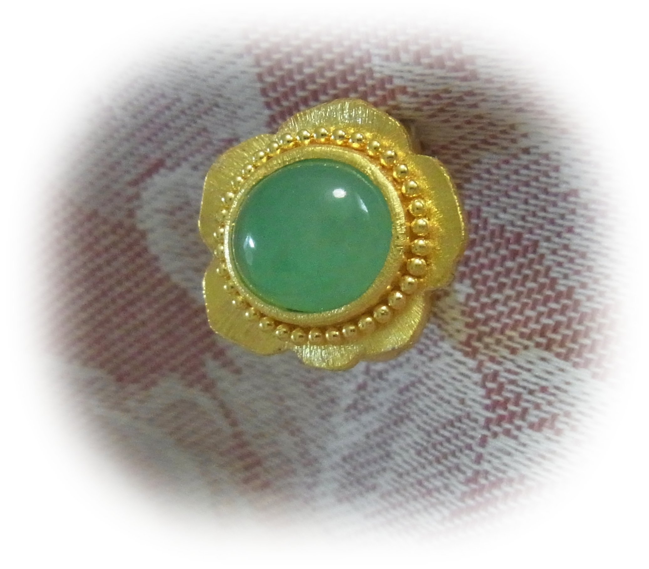 Apple green Jadeite Gold ring (top)